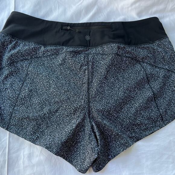 Athleta Women's Run With It 3.5" Athletic Short in Static Black - Picture 3 of 7